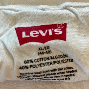 ***Brand New - w/o tags - Levi t-shirts  (3) XL